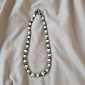 Beaded necklace